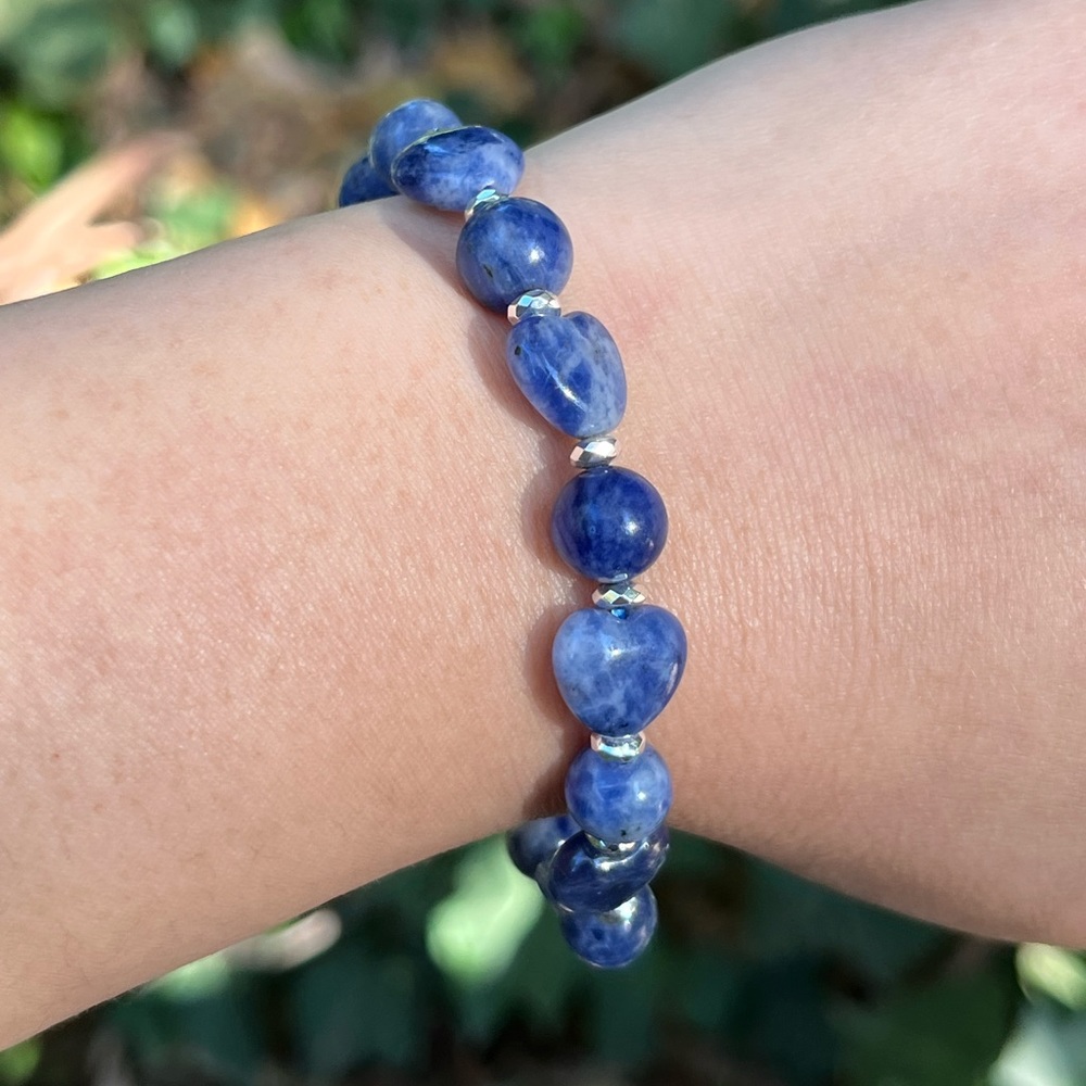 Handmade‎ sodalite heart and bead bracelet